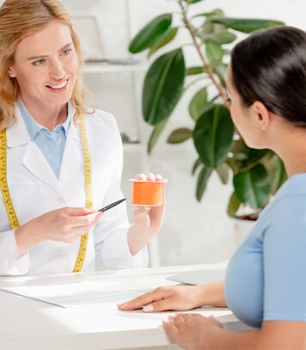 Tư vấn và tiêm chủng vắc-xin